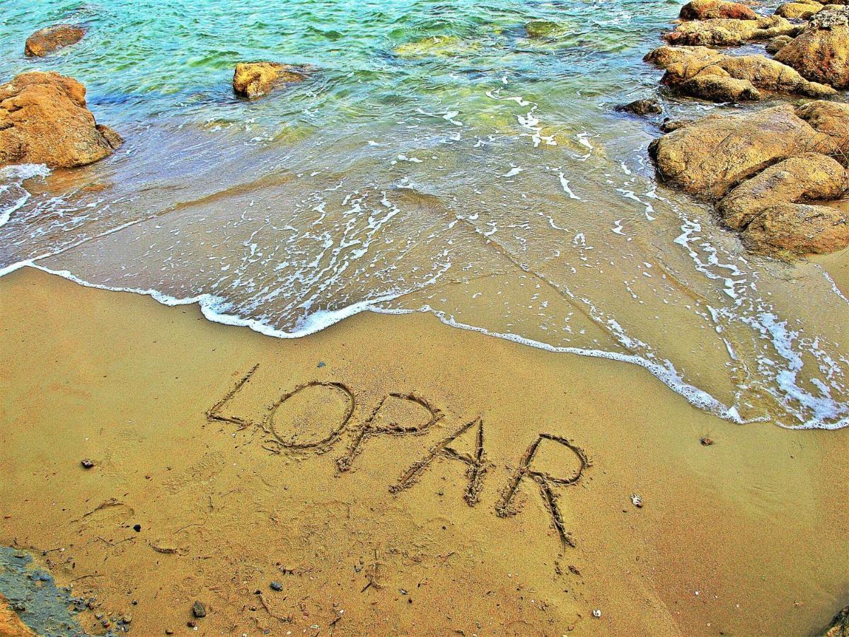Sandra -Lopar Buitenkant foto